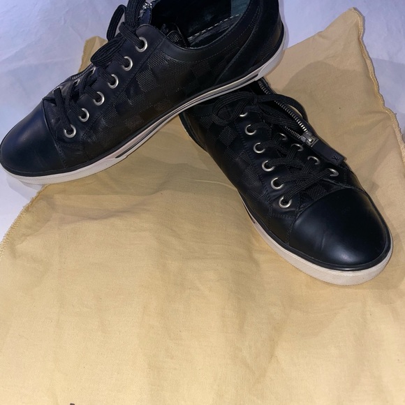 LOUIS VUITTON DAMIER GRAPHITE AVENTURE ZIP UP SNEAKERS - Picture 2 of 9